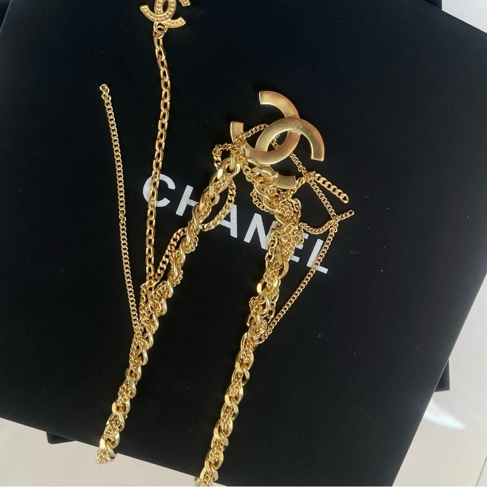 CHANEL Gold Logo Pendant Necklace - Picture 4 of 5